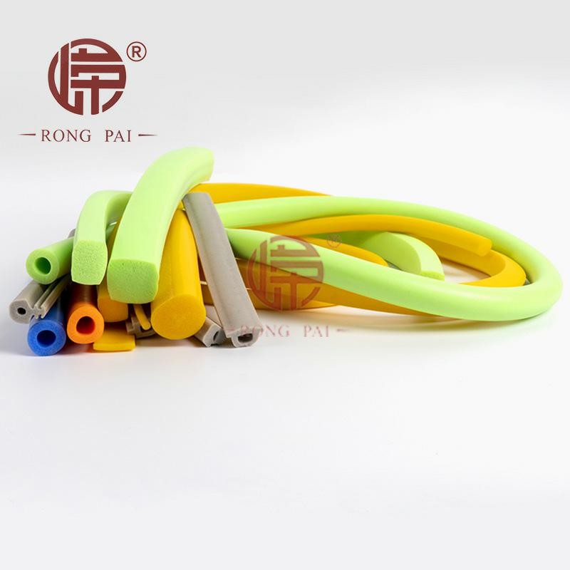 硅橡膠發(fā)泡密封條有哪些類型又有哪些優(yōu)缺點？-常州嶸牌橡塑制品有限公司